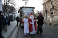 Bratislavou premáva špeciálna električka: V nevšednom spoji hrajú vianočné koledy