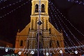 Najkrajšie sviatky roka vo Zvolene: Vianočnú dedinu rozžiarilo tisíce svetielok