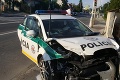 Drsné fotky z nehody bratislavských mužov zákona: Chlapci, to auto môžete hodiť rovno do šrotu!