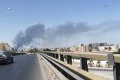 BBC: Letecký útok na vojenskú akadémiu v líbyjskej metropole podnikli Spojené arabské emiráty