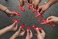 Svetové mestá potvrdzujú spoločný záväzok: V boji proti AIDS budú pokračovať