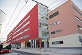 Nemocnica ministerstva vnútra čelí megaškandálu: Klíma predražená o 25 000 €, lavičky o 1 800 € ?!