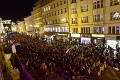 Búrlivý 17. november v Prahe: Demonštrácie proti Zemanovi sa zvrhli!
