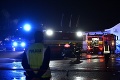 Obrovský požiar haly v Považskej Bystrici je pod kontrolou: Hasiči s ohňom bojujú už 14 hodín
