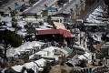 Rozhnevaní migranti na Lesbose podpálili kancelárie: Pracovníci v nich vybavujú žiadosti o azyl