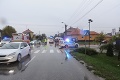 Nešťastie v Kolárove: Mladý vodič (24) autom na priechode pre chodcov zrazil dve školáčky