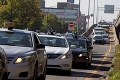 Zablokovaná premávka v Lisabone: Tisícky protestujúcich taxikárov sa búria proti konkurencii!