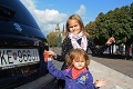 Deti zbožňujú nálepky od Nového Času: Drobec v aute má pomôcť v bezpečnosti na cestách!