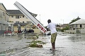 Ľudia po hurikáne Matthew na Floride: V jediný okamih sme prišli o všetko!