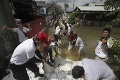 Povodne v Thajsku postihli desaťtisíce domácností: Pod vodou sú aj turistické destinácie!