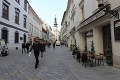Bratislava opäť rieši otváracie hodiny podnikov: Užijete si diskotéku v centre len do jednej v noci?!