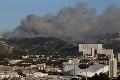 Okolie Marseille zachvátil požiar: Zničil 250 hektárov zalesneného územia
