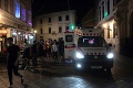 Futbaloví fanúšikovia spôsobili v centre Bratislavy peklo: V noci tiekla krv!