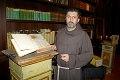 V oponickom kaštieli vystavujú unikáty z 15. storočia: Vzácne knihy zamykali reťazou!