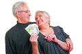 Dôchodcovia, pozor! Štát vám prispeje na dovolenku sumou 50 eur