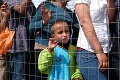 V utečeneckých táboroch narastá strach: Deti sa boja vychádzať zo stanov!