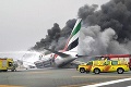 Lietadlo v Dubaji zachvátili obrovské plamene: Pri hasení zomrel odvážny požiarnik!