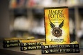 Fanúšikovia sa dočkali, Harry Potter je späť: Rowlingová na premiére ohúrila topánkami!