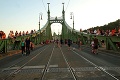 V Budapešti uzavreli Most slobody, mladí to hneď využili: Toto by sa na Slovensku nemohlo stať!