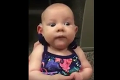 Hluché dieťatko konečne počulo mamin hlas: Sledujte tú milú reakciu!