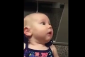 Hluché dieťatko konečne počulo mamin hlas: Sledujte tú milú reakciu!