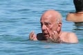 Vystrašený miliardár na dovolenke v Saint-Tropez: Preboha, asi som stratil plavky!