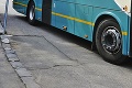 Pri Písku havaroval autobus so 48 deťmi: Horor cestou na výlet!