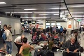 Búrka spustila chaos na viedenskom letisku: Nočná mora tisícok cestujúcich realitou!