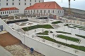 Stavenisko na Bratislavskom hrade: Nad garážami pre papalášov už rastie záhrada!