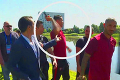 Prečo Ronaldo zahodil redaktorovi mikrofón do jazera? Takéto pozadie incidentu by ste nečakali!
