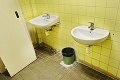 Toto by ste po rekonštrukcii detskej nemocnice v Košiciach nečakali: Na WC jedine s plynovou maskou!