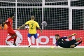 Veľké prekvapenie na Copa America: Jeden z favoritov po spornom góle končí!