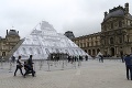 Parížsky Louvre po štyroch dňoch otvorili: Múzeum stratilo 1,5 milióna eur!