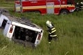 Na východnom Slovensku havaroval autobus s folkloristami, vodič zúri: Drsný odkaz!