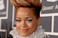 Rihanna doplatila na šialené vlasové kreácie: Veď ona plešatie!