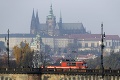 Parlament a Českú televíziu museli evakuovať: Anonym sa vyhrážal bombou!