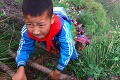 Bojíte sa výšok? Ani to nepozerajte! Školáci v Číne musia zdolať cestu, z ktorej dostanete husiu kožu!