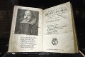 Zarába aj stovky rokov po smrti: Shakespeara vydražili za 2,4 milióna eur