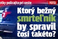 Ľudia sú hotoví z fotky policajta pri ceste: Ktorý bežný smrteľník by spravil čosi takéto?