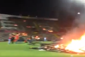 V Turecku sa neúspech neodpúšťa: Zostupujúcemu mužstvu podpálili štadión!