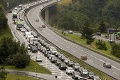 Najrušnejší víkend leta na cestách: Európske diaľnice ochromil nápor dovolenkárov