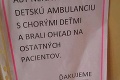 Neuveriteľný oznam na dverách ambulancie šokoval Slovákov: Útok na choré deti!