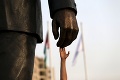 Pocta pre Nelsona Mandelu: V Ramalláhu mu postavili šesťmetrovú bronzovú sochu