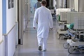 Doktori tvrdia, že pre nový návrh zákona musia zvýšiť ceny: Pokladnice pre lekárov zaplatia pacienti!