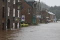 Britániu bičuje vietor a silný dážď: Rozsiahle záplavy!
