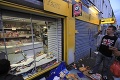 Výtržníci v Londýne šokujú: Okoloidúcim kradnú oblečenie!
