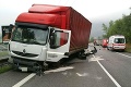 Zrážka nákladiaka a osobného auta pod Strečnom, vodič († 40) zomrel!
