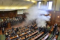 Dráma v Kosove: Opoziční poslanci zablokovali parlament!