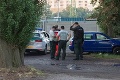 Streľba v Bratislave: Dve policajné autá nabúrané, šoféra unikajúceho auta chytili!