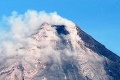 Ďalšia erupcia v Indonézii: Vybuchla sopka Sinabung